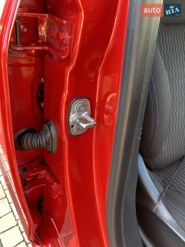 Хетчбек Peugeot 208 2019 в Снятині