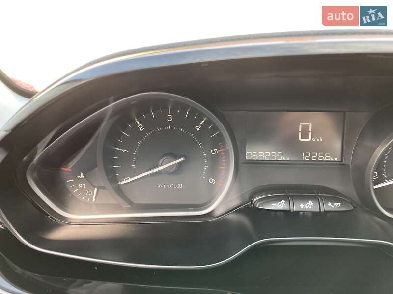 Хетчбек Peugeot 208 2019 в Снятині