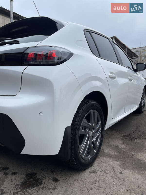 Хетчбек Peugeot 208 2021 в 