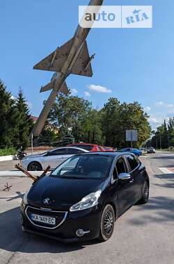 Хетчбек Peugeot 208 2013 в Києві