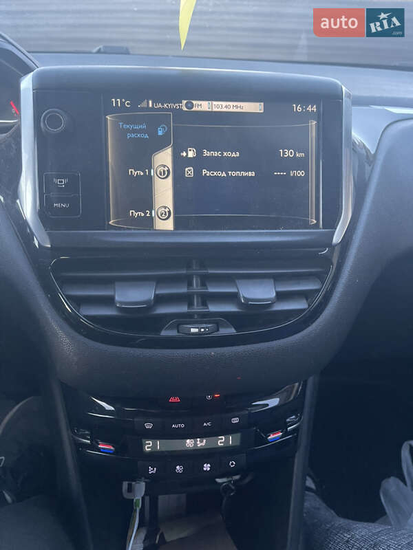 Хетчбек Peugeot 208 2013 в Баранівці