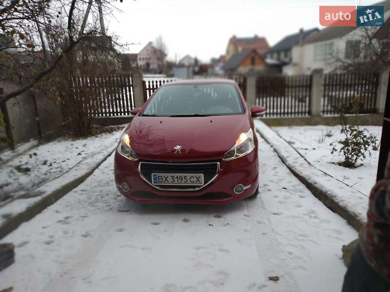Хетчбек Peugeot 208 2014 в Хмельницькому