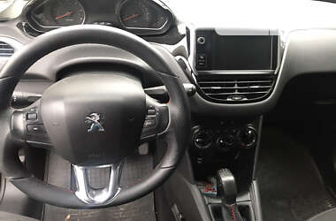 Хетчбек Peugeot 208 2013 в Запоріжжі