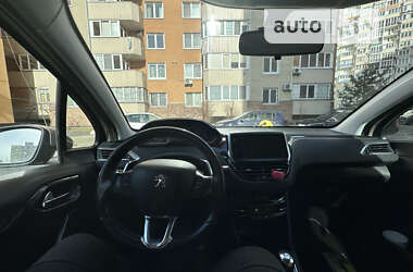 Хетчбек Peugeot 208 2014 в Києві