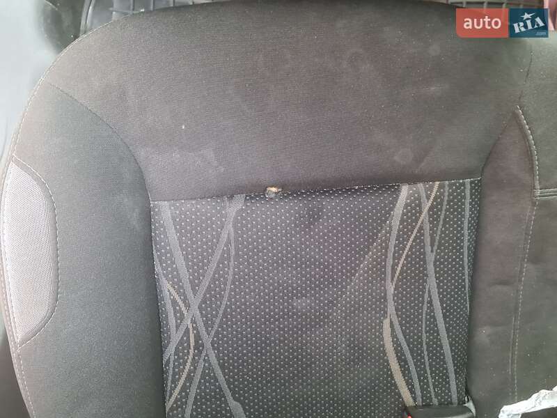 Хэтчбек Peugeot 208 2013 в Ивано-Франковске