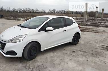 Хэтчбек Peugeot 208 2016 в Днепре