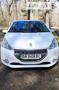 Хэтчбек Peugeot 208 2013 в Кропивницком