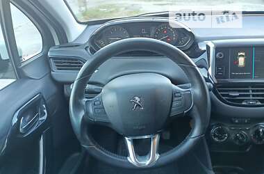 Хетчбек Peugeot 208 2017 в Дніпрі