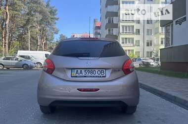 Хэтчбек Peugeot 208 2013 в Киеве