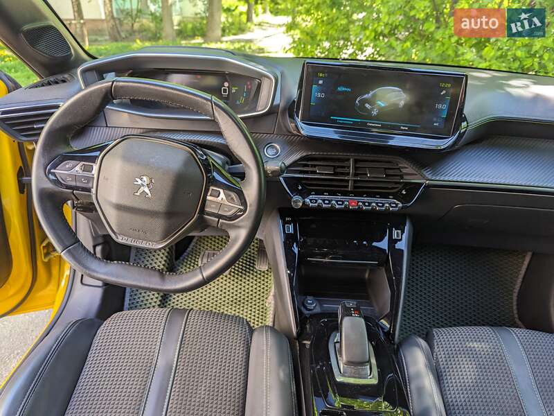 Хэтчбек Peugeot 208 2020 в Киеве