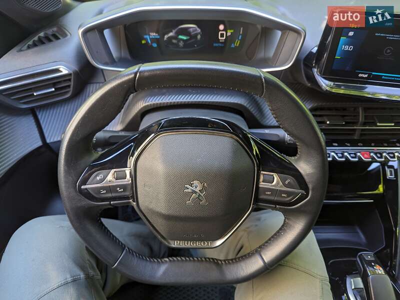 Хэтчбек Peugeot 208 2020 в Киеве