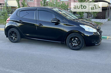 Хэтчбек Peugeot 208 2013 в 
