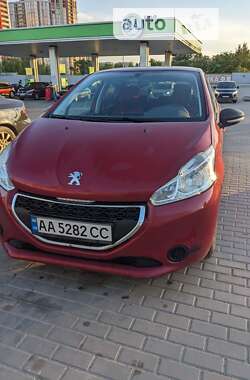 Хетчбек Peugeot 208 2014 в Києві