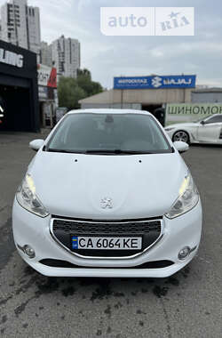 Хэтчбек Peugeot 208 2013 в Киеве