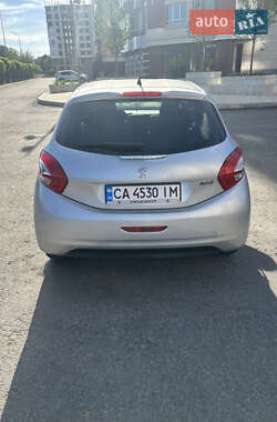 Хэтчбек Peugeot 208 2014 в Умани