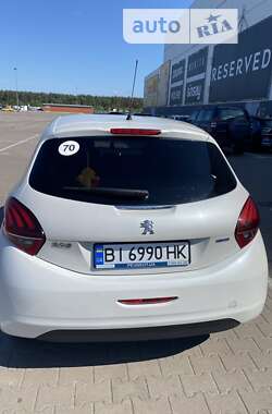 Хетчбек Peugeot 208 2016 в Києві