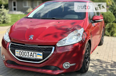 Хетчбек Peugeot 208 2013 в Києві