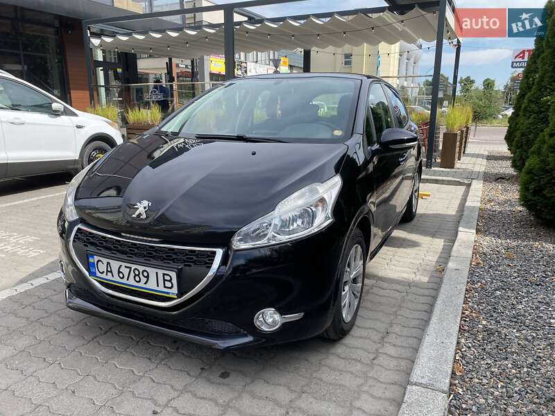 Peugeot 208 2012