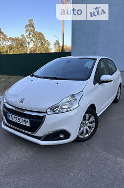 Хетчбек Peugeot 208 2015 в Києві