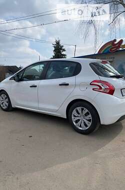 Хэтчбек Peugeot 208 2013 в Теофиполе