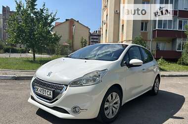 Хетчбек Peugeot 208 2014 в Рівному