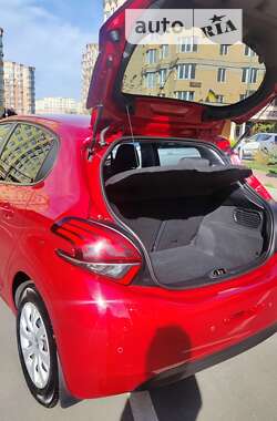 Хэтчбек Peugeot 208 2015 в 