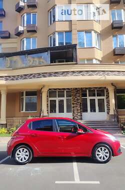 Хэтчбек Peugeot 208 2015 в 