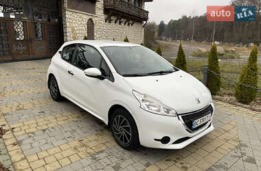 Хетчбек Peugeot 208 2014 в Львові