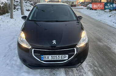 Хэтчбек Peugeot 208 2013 в Теофиполе