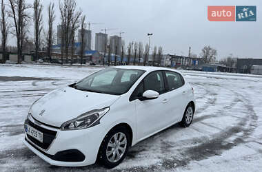 Хэтчбек Peugeot 208 2017 в Киеве