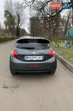 Хетчбек Peugeot 208 2013 в Києві