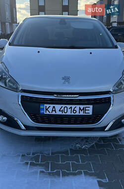 Хетчбек Peugeot 208 2017 в Чернівцях