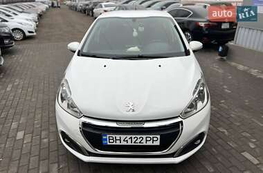 Хетчбек Peugeot 208 2016 в Миколаєві