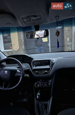 Хетчбек Peugeot 208 2013 в Львові