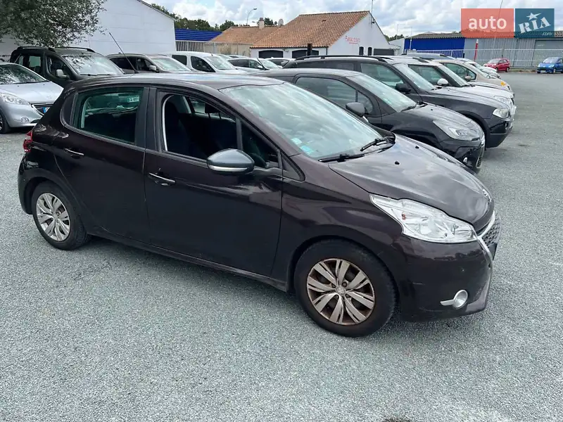 Peugeot 208