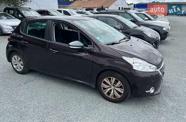 Хэтчбек Peugeot 208 2012 в 