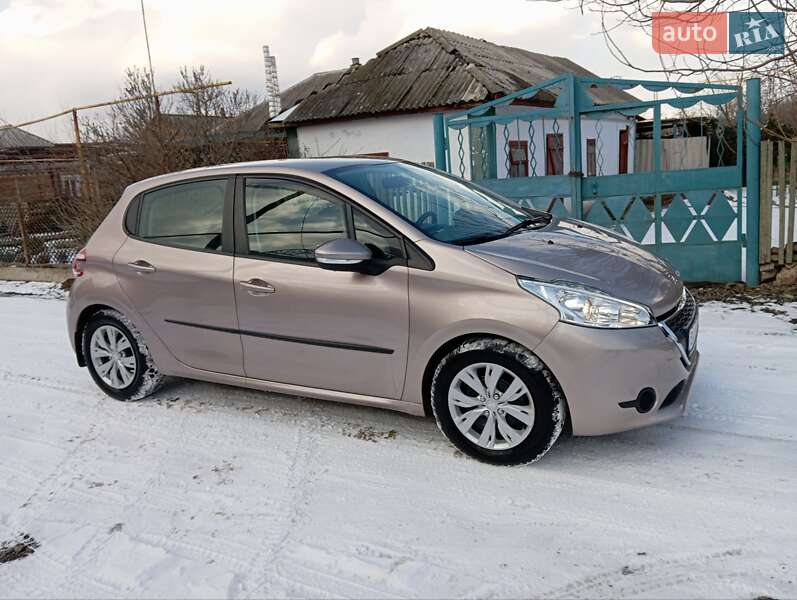 Хетчбек Peugeot 208 2013 в Любашівці