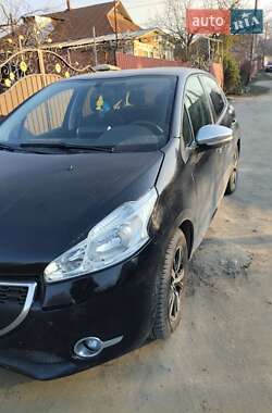Хэтчбек Peugeot 208 2013 в 