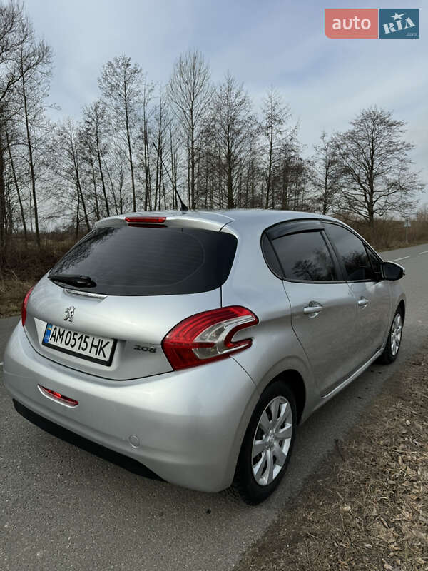 Хэтчбек Peugeot 208 2013 в Овруче
