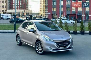 Хэтчбек Peugeot 208 2015 в 