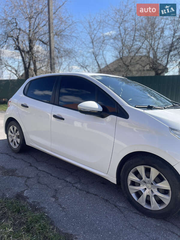 Хетчбек Peugeot 208 2014 в Ніжині