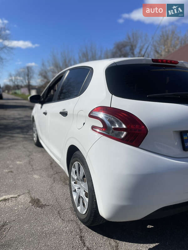 Хетчбек Peugeot 208 2014 в Ніжині