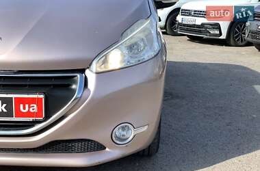 Хетчбек Peugeot 208 2013 в 