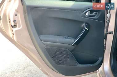 Хетчбек Peugeot 208 2013 в 