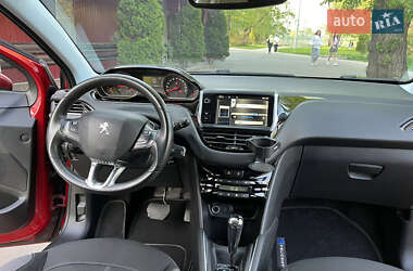 Хэтчбек Peugeot 208 2013 в 