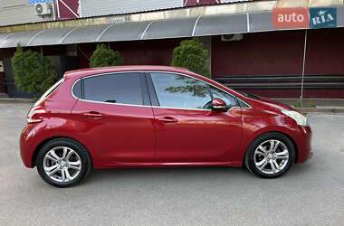Хэтчбек Peugeot 208 2013 в 