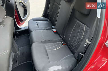 Хэтчбек Peugeot 208 2013 в 