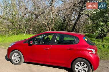 Хэтчбек Peugeot 208 2013 в 
