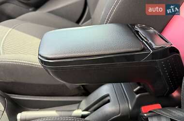 Хетчбек Peugeot 208 2017 в 