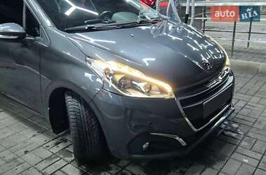 Хетчбек Peugeot 208 2017 в 